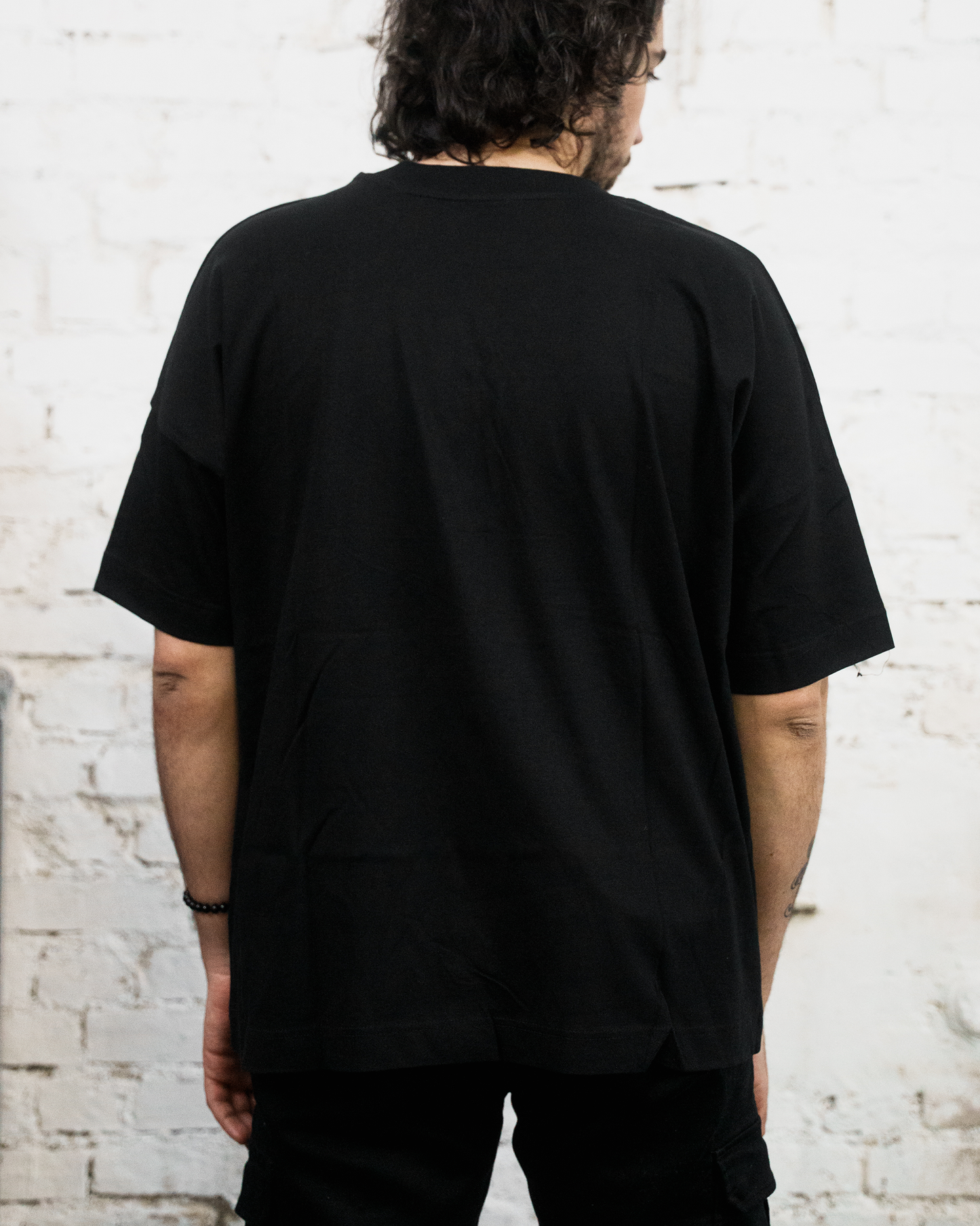 T-Shirt Black (oversize, no back) – Revnoir Store
